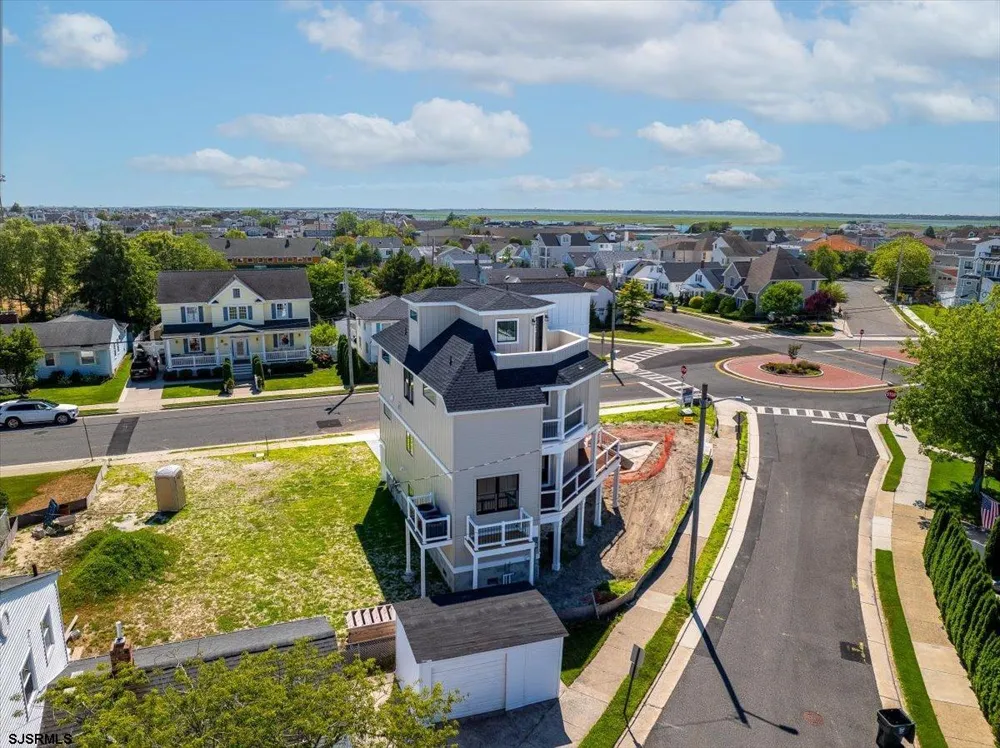 323 N Huntington Ave Margate, NJ 08402