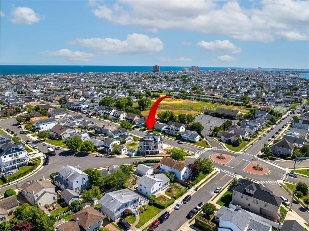 323 N Huntington Ave Margate, NJ 08402