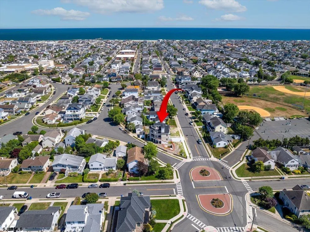 323 N Huntington Ave Margate, NJ 08402