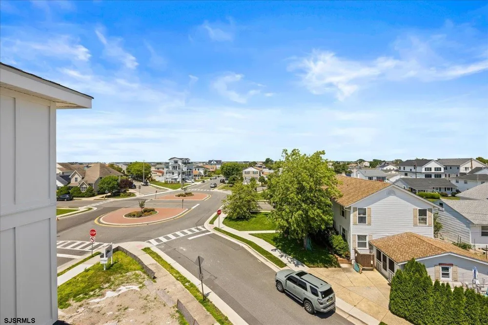323 N Huntington Ave Margate, NJ 08402