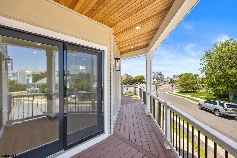 323 N Huntington Ave Margate, NJ 08402
