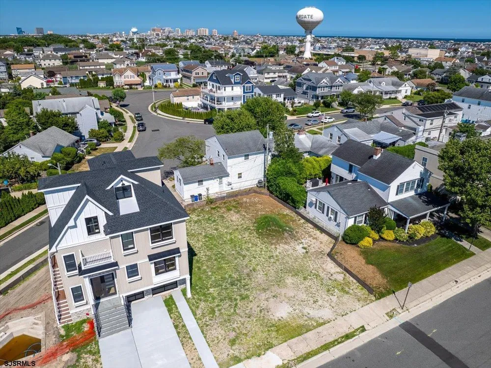 321 N huntington Ave Margate, NJ 08402