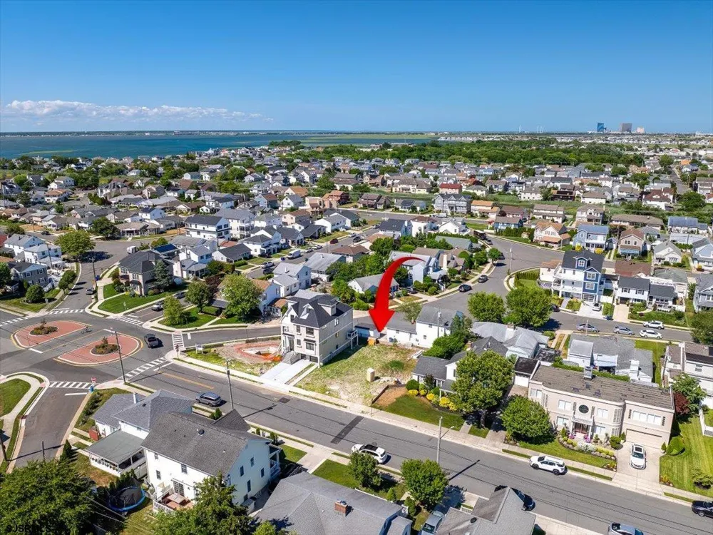 321 N huntington Ave Margate, NJ 08402