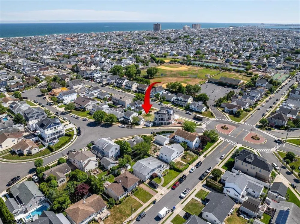 321 N huntington Ave Margate, NJ 08402