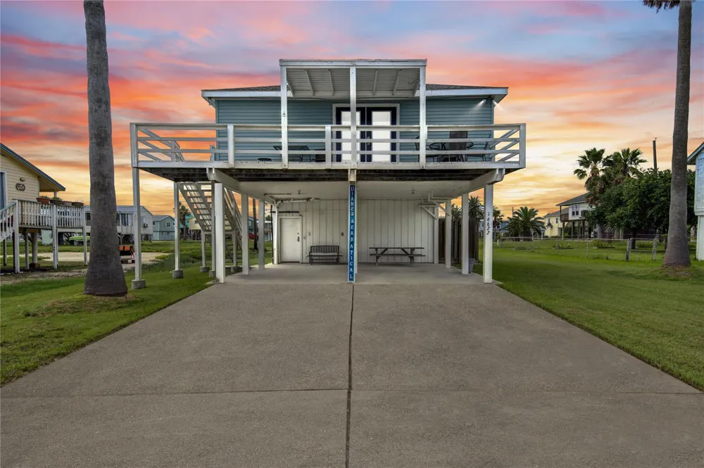 16622 John Silver Road Galveston, TX 77554