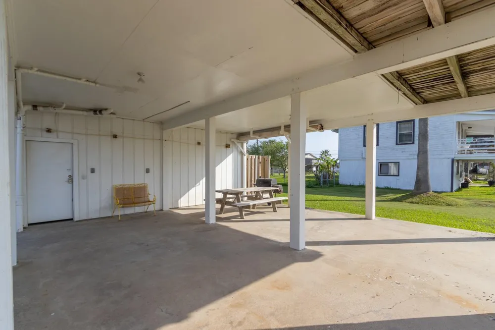 16622 John Silver Road Galveston, TX 77554