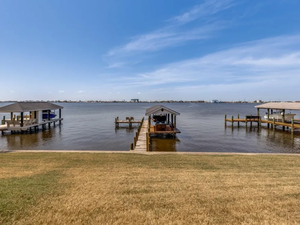 7312 Offats Point Circle Galveston, TX 77551