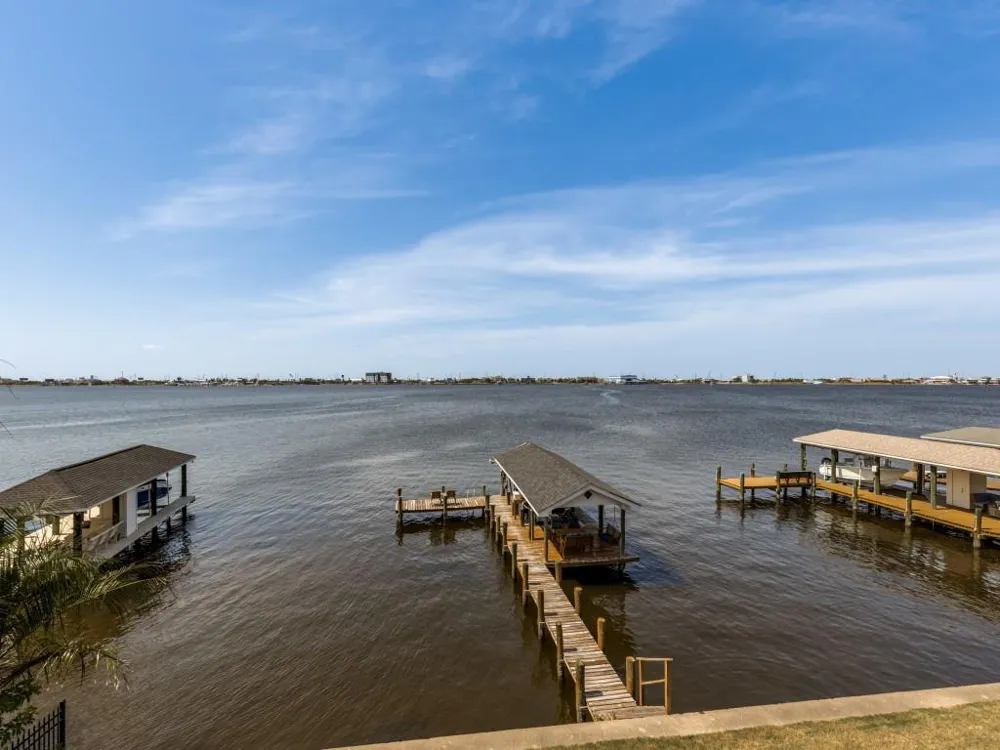 7312 Offats Point Circle Galveston, TX 77551