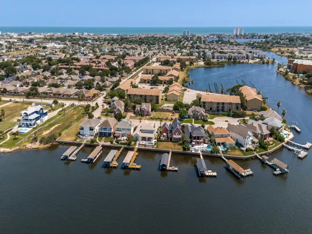 7312 Offats Point Circle Galveston, TX 77551