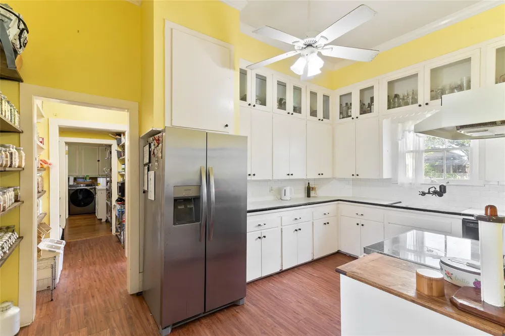 2420 Avenue H Bay City, TX 77414