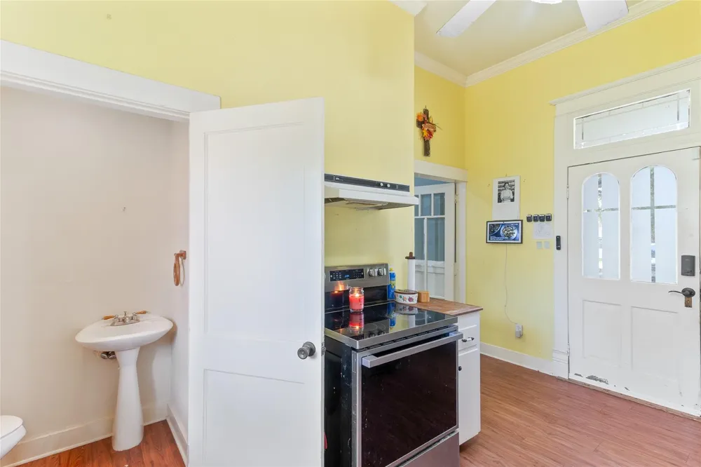 2420 Avenue H Bay City, TX 77414