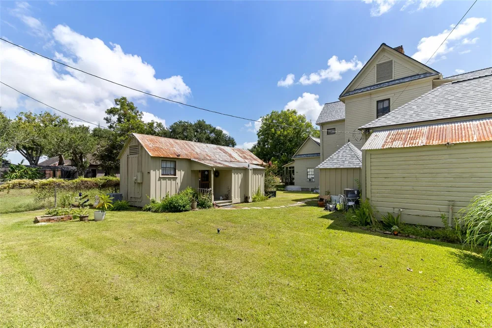 2420 Avenue H Bay City, TX 77414