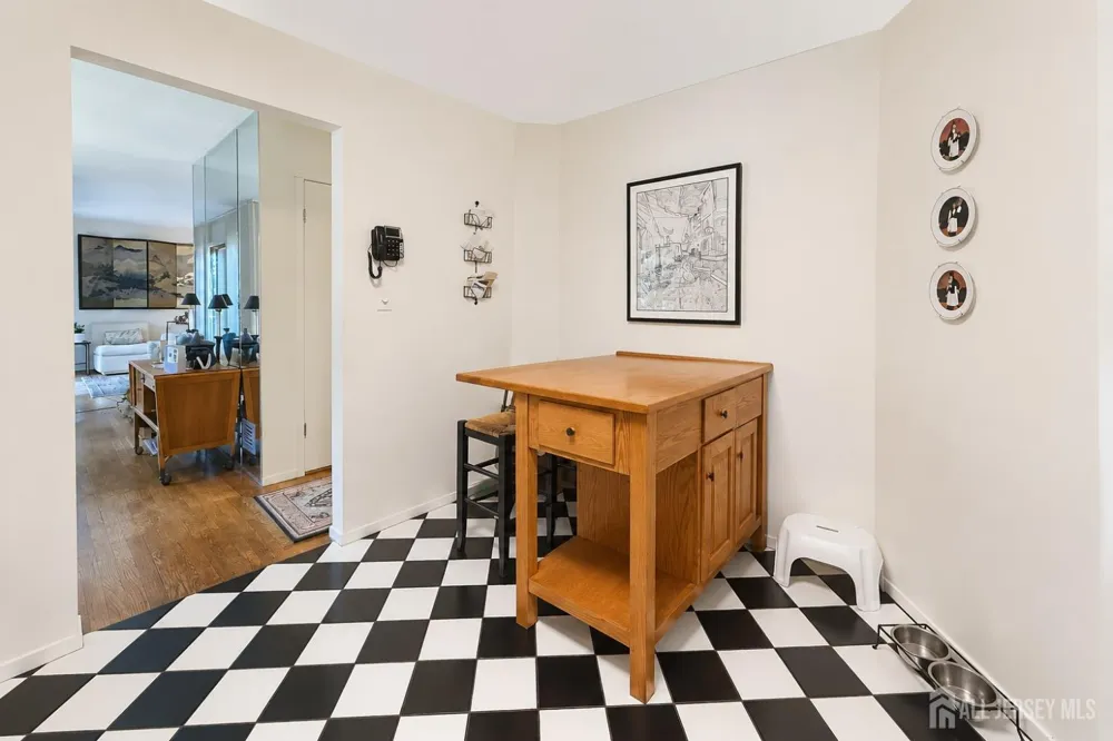 460 Sayre Drive Plainsboro, NJ 08540