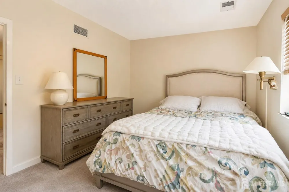 460 Sayre Drive Plainsboro, NJ 08540