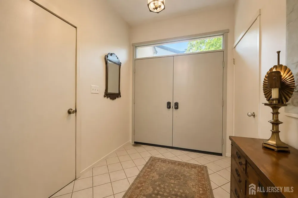 460 Sayre Drive Plainsboro, NJ 08540