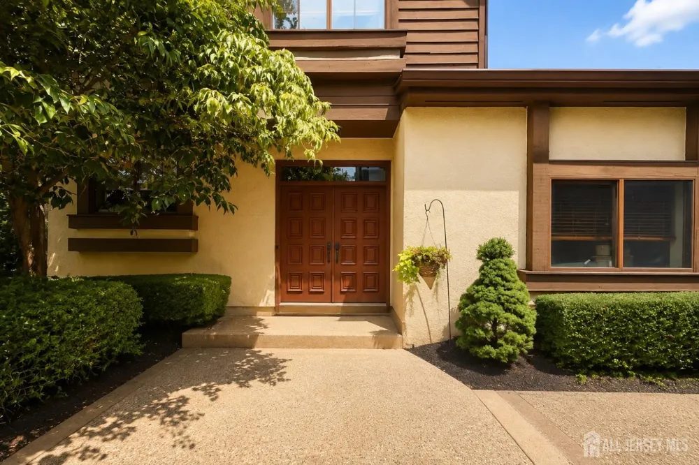 460 Sayre Drive Plainsboro, NJ 08540