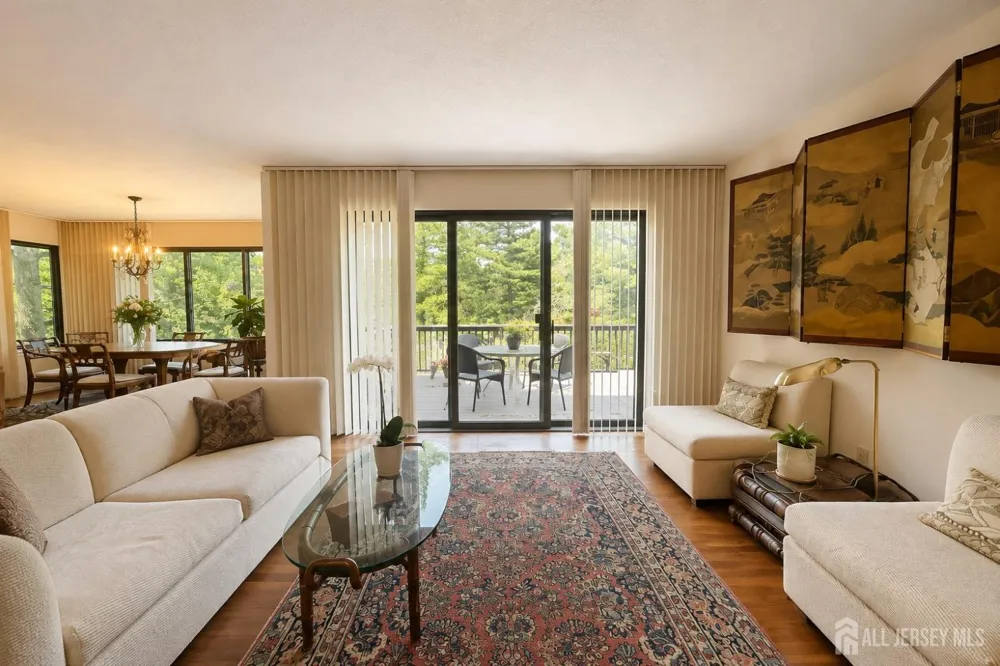 460 Sayre Drive Plainsboro, NJ 08540