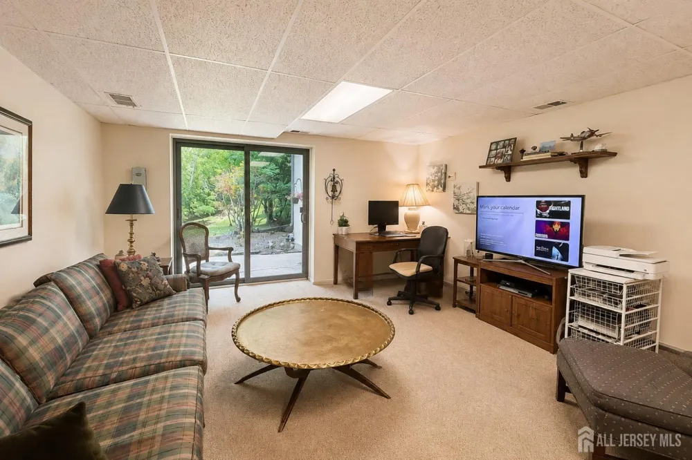 460 Sayre Drive Plainsboro, NJ 08540