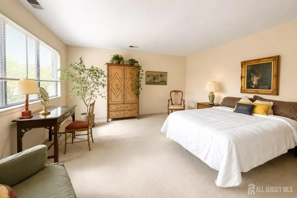 460 Sayre Drive Plainsboro, NJ 08540