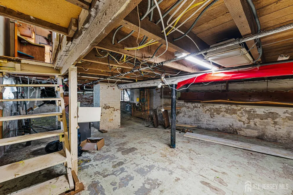 44 John Street Helmetta, NJ 08828
