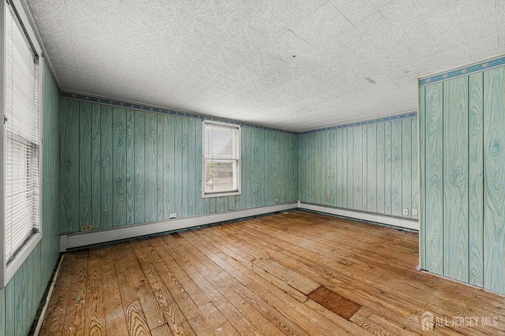 44 John Street Helmetta, NJ 08828