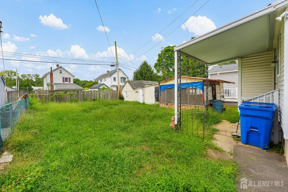 44 John Street Helmetta, NJ 08828