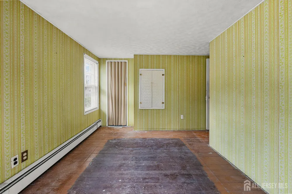44 John Street Helmetta, NJ 08828