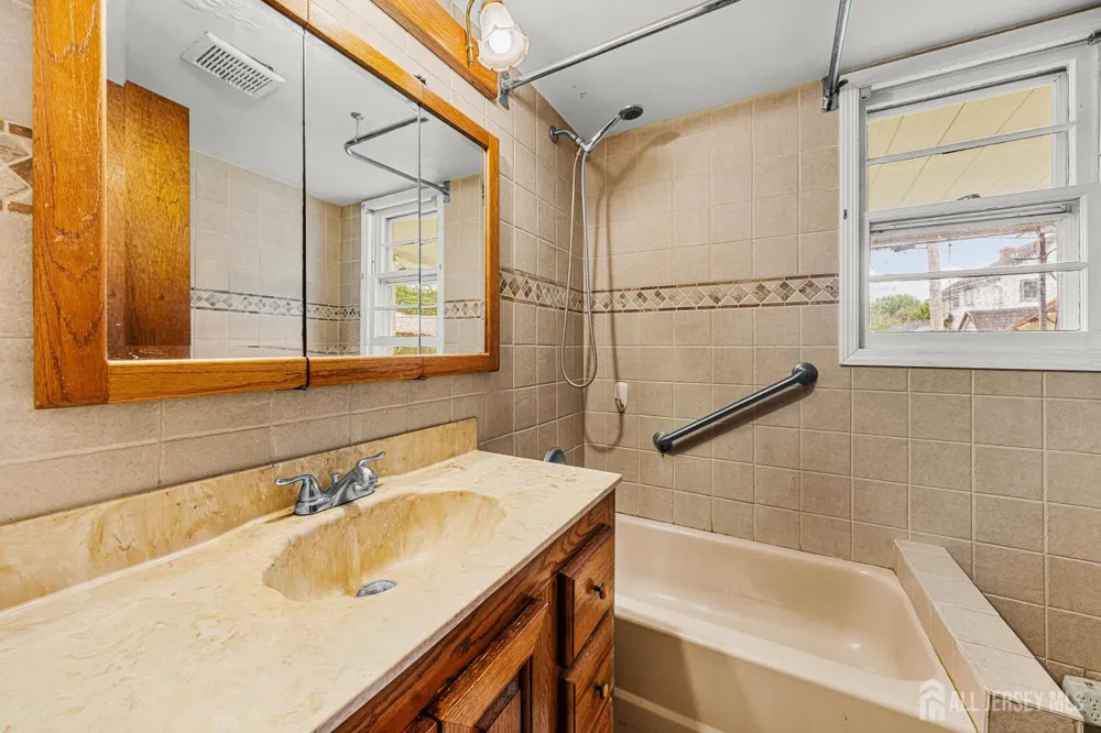 44 John Street Helmetta, NJ 08828