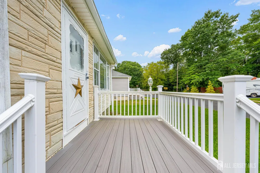 44 John Street Helmetta, NJ 08828