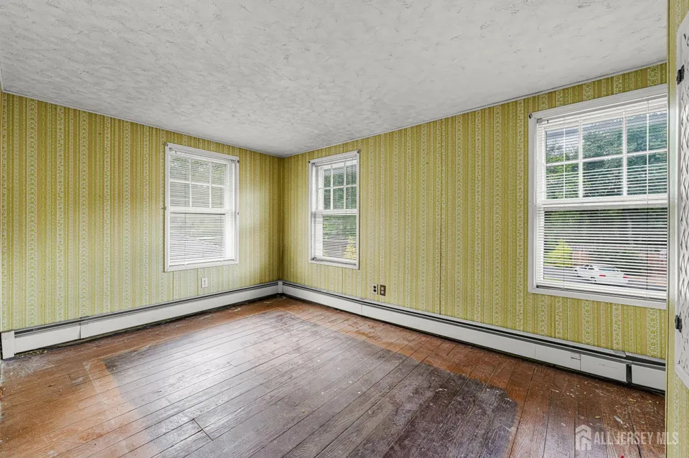 44 John Street Helmetta, NJ 08828