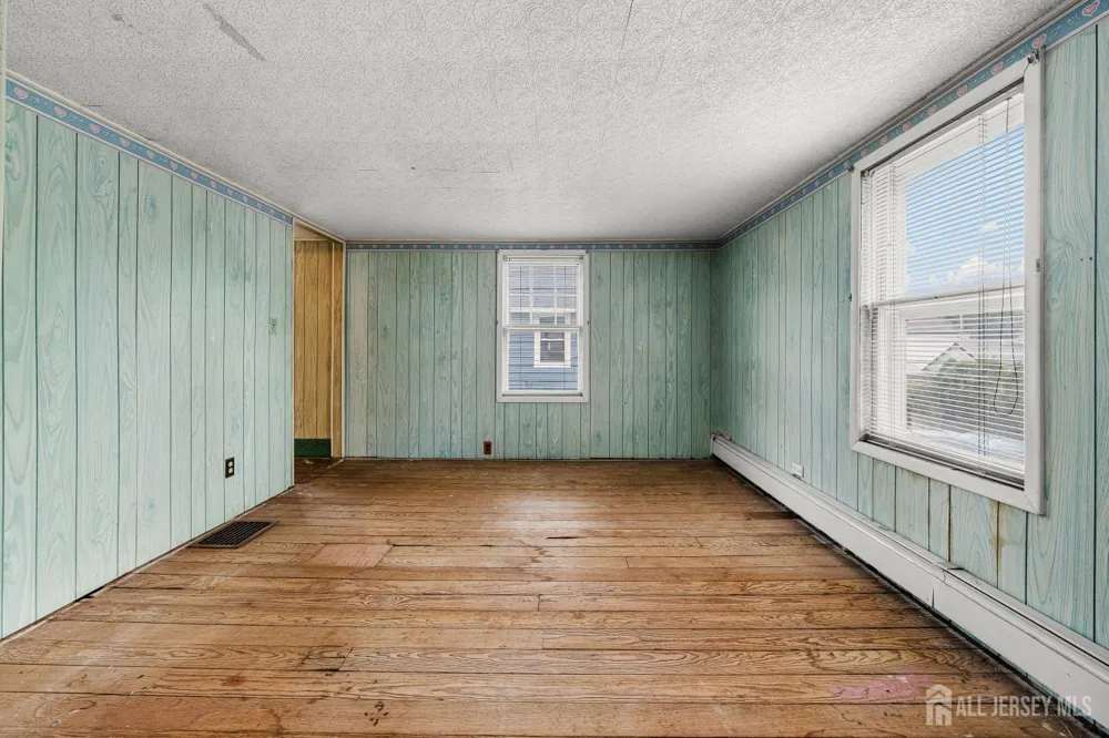 44 John Street Helmetta, NJ 08828