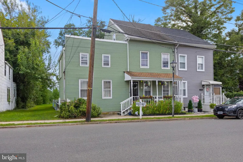 222 WASHINGTON STREET Fieldsboro, NJ 08505