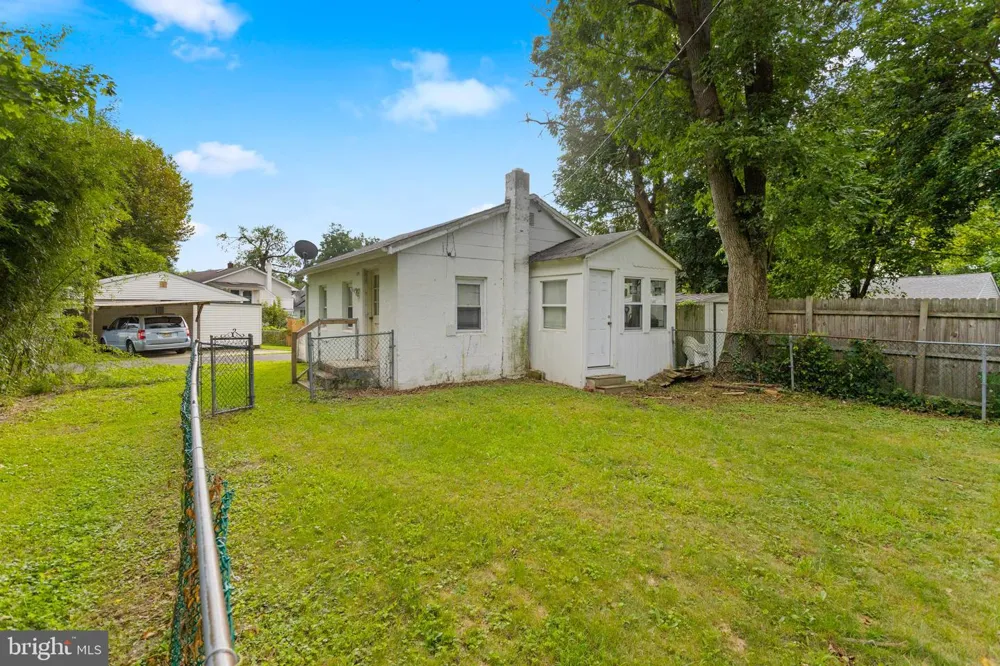 222 WASHINGTON STREET Fieldsboro, NJ 08505