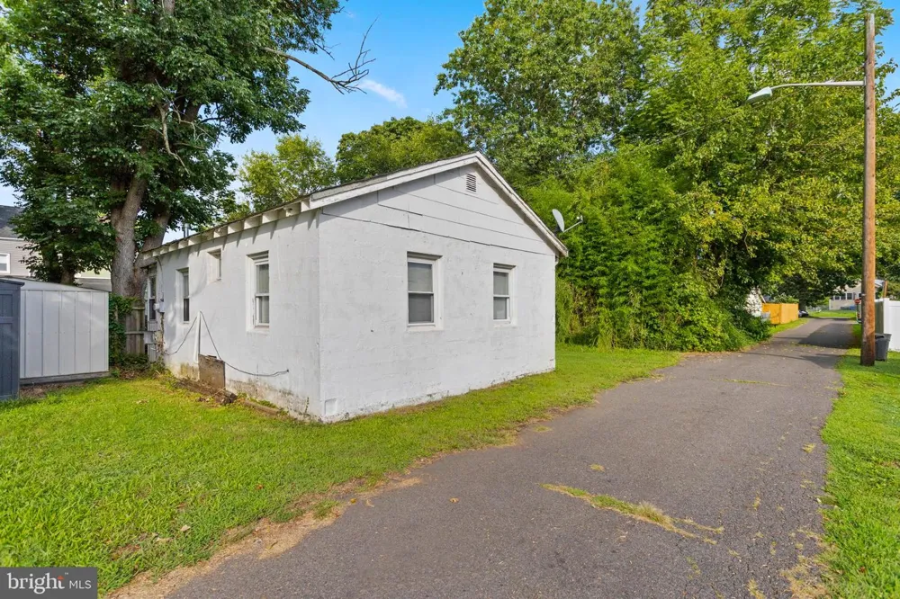 222 WASHINGTON STREET Fieldsboro, NJ 08505