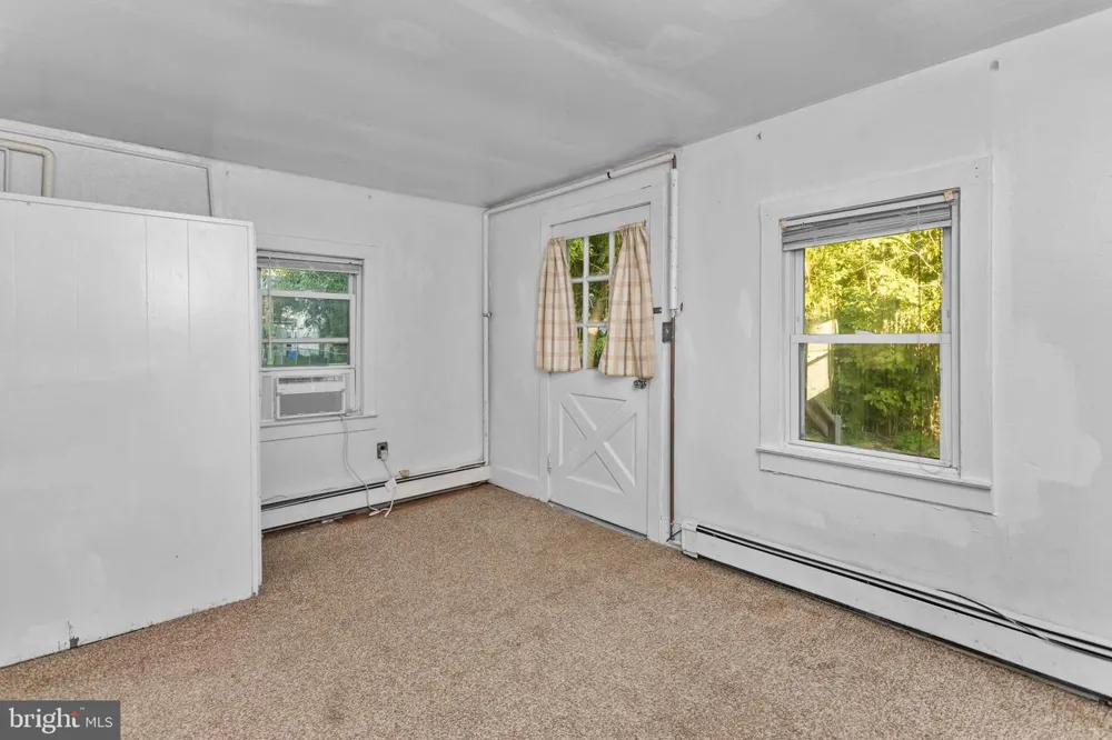 222 WASHINGTON STREET Fieldsboro, NJ 08505