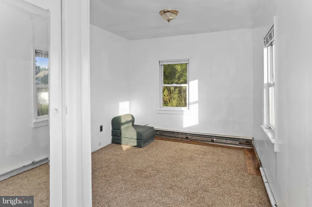 222 WASHINGTON STREET Fieldsboro, NJ 08505