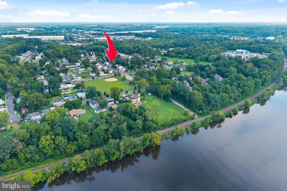 222 WASHINGTON STREET Fieldsboro, NJ 08505