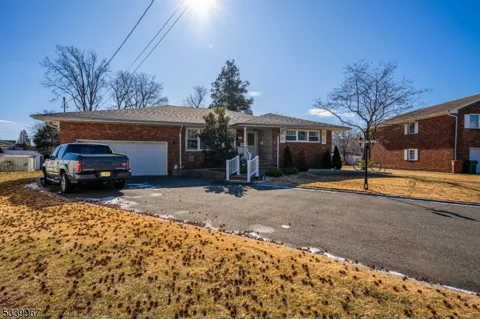 1015 Georgian Dr