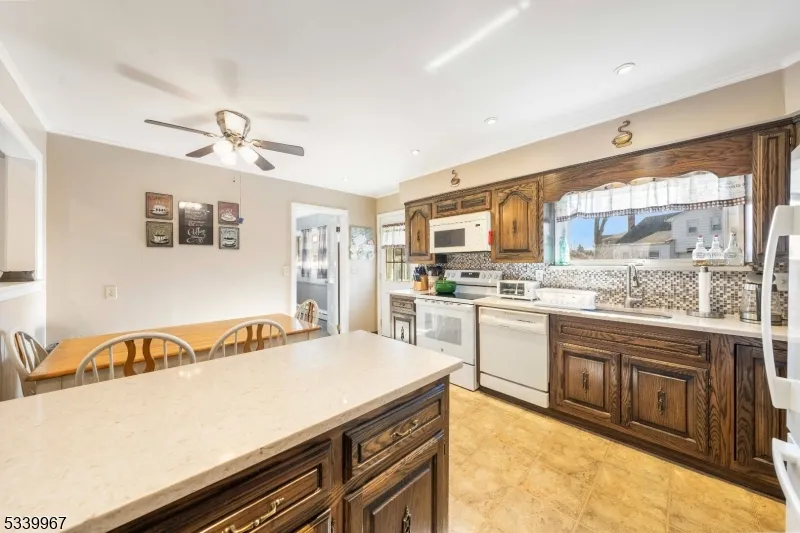 1015 Georgian Dr Linden City, NJ 07036