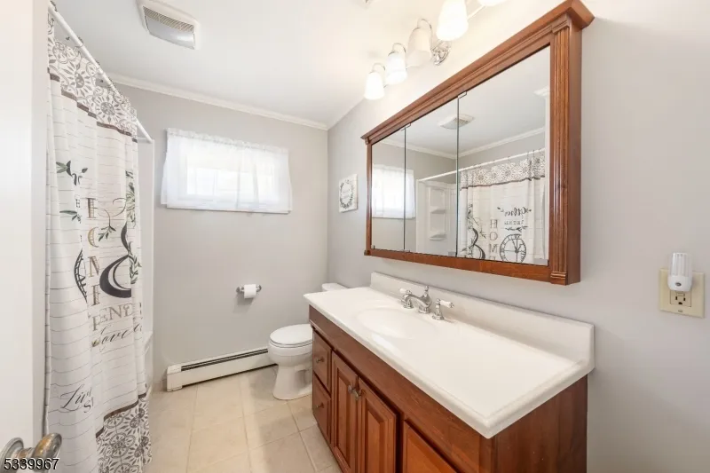 1015 Georgian Dr Linden City, NJ 07036