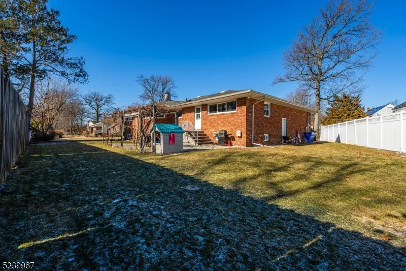 1015 Georgian Dr Linden City, NJ 07036