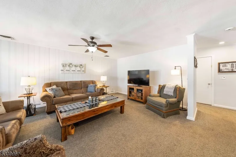 1015 Georgian Dr Linden City, NJ 07036
