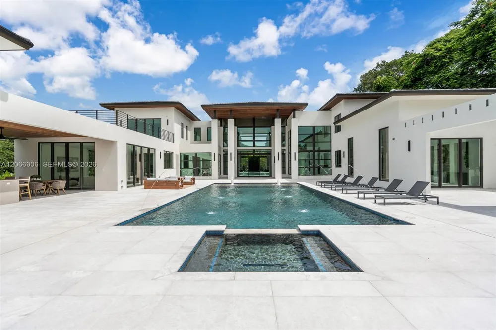 6290 Chapman Field Dr Pinecrest, FL 33156