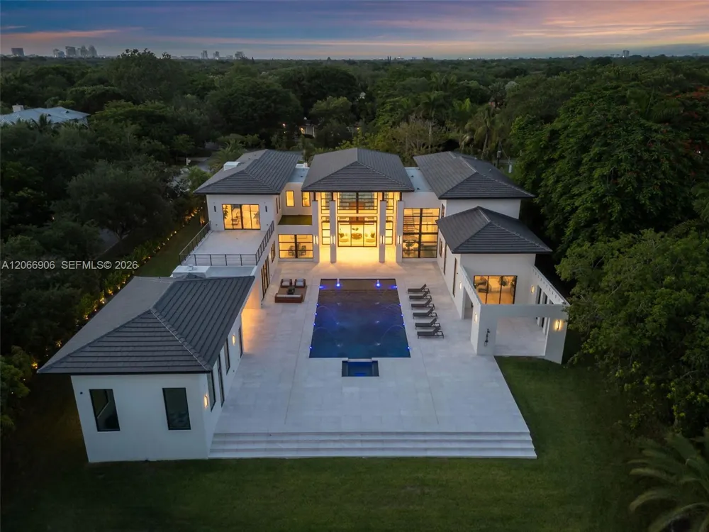 6290 Chapman Field Dr Pinecrest, FL 33156