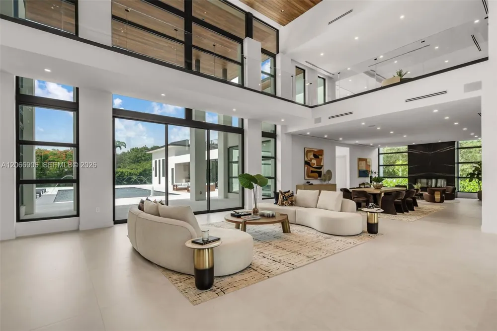 6290 Chapman Field Dr Pinecrest, FL 33156