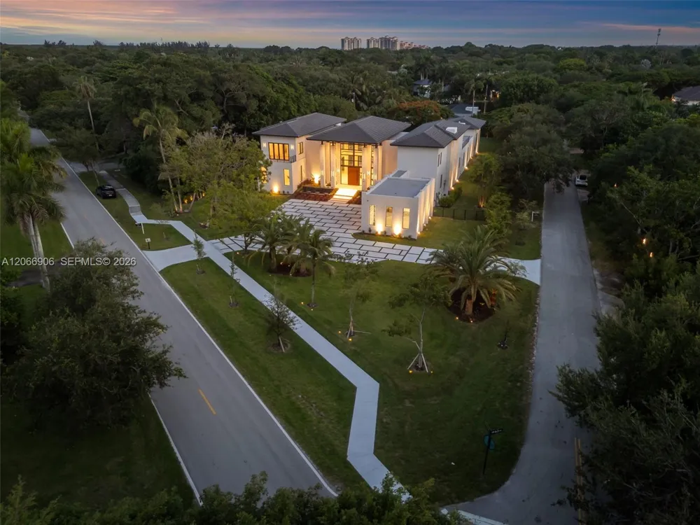6290 Chapman Field Dr Pinecrest, FL 33156
