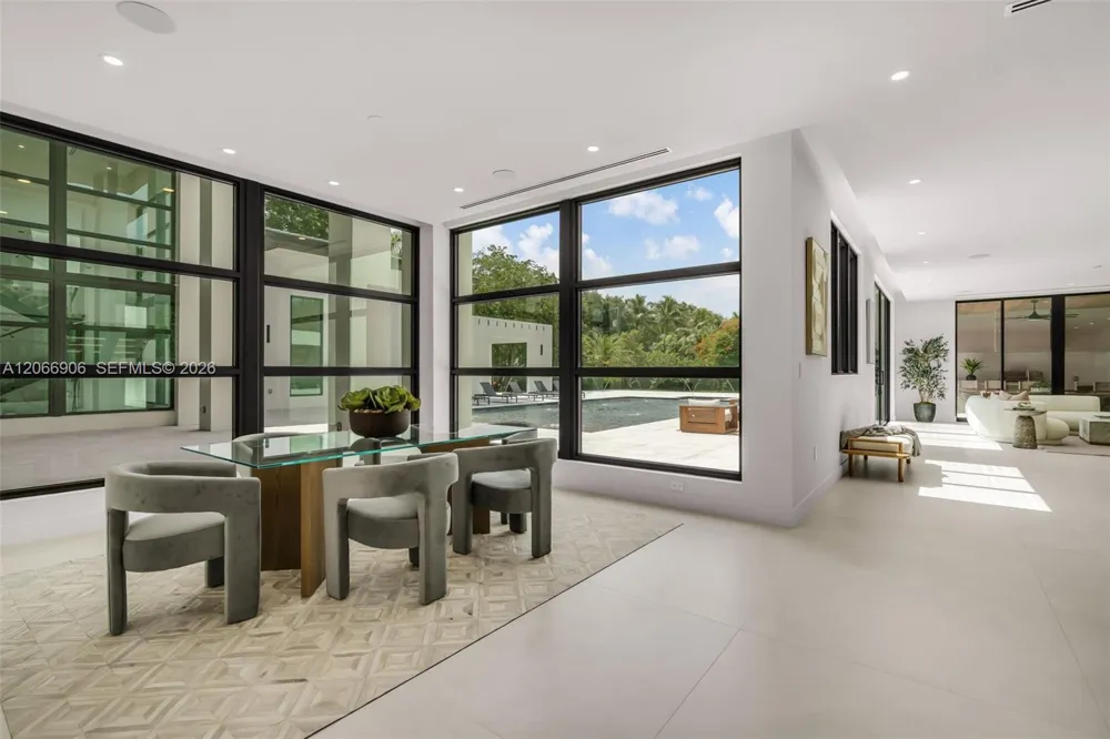 6290 Chapman Field Dr Pinecrest, FL 33156
