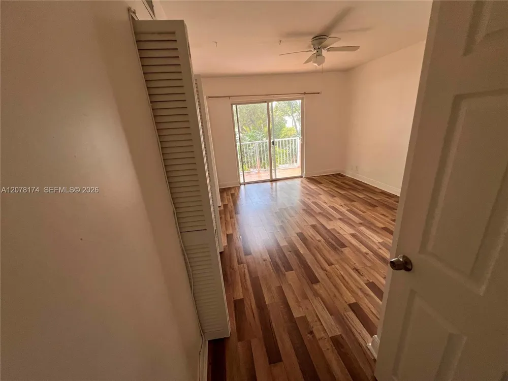 2442 SW 58 Dania Beach, FL 33312