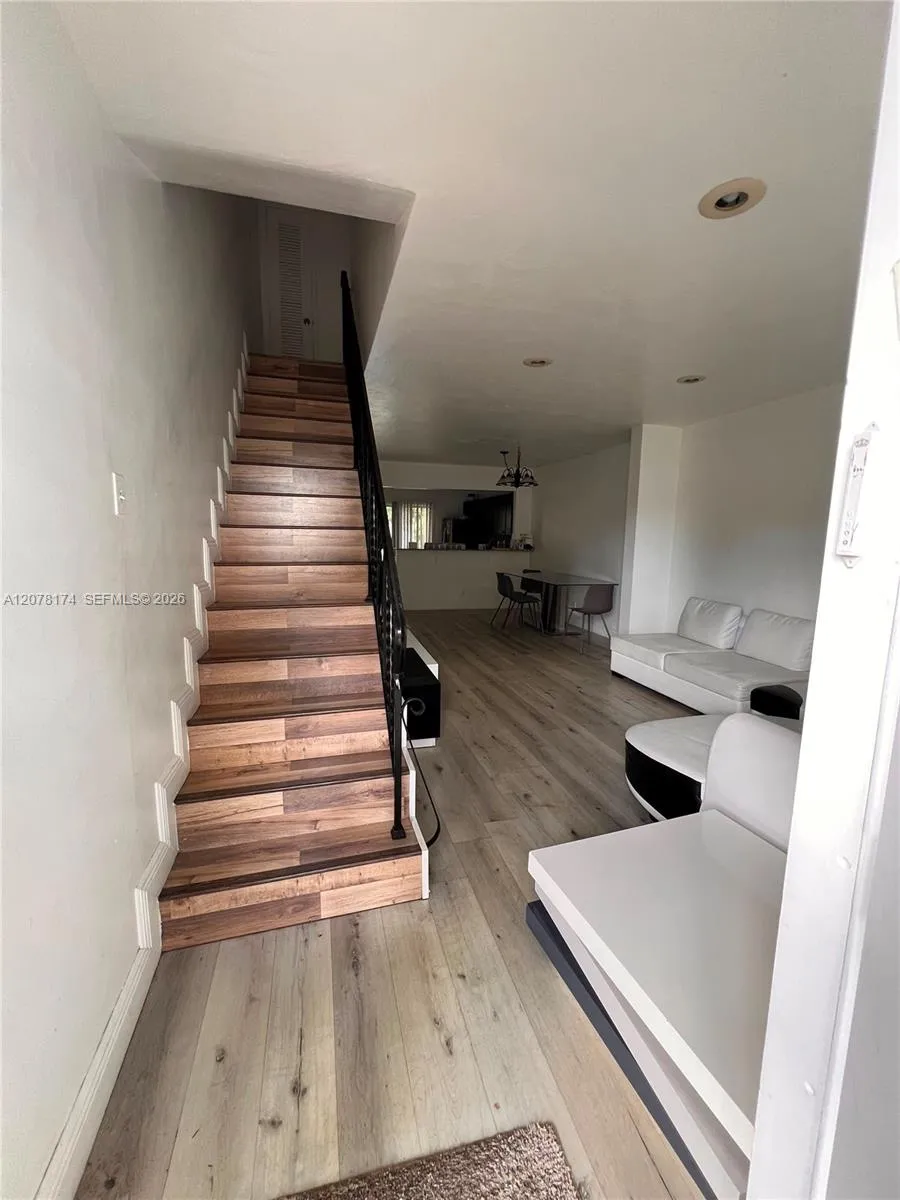 2442 SW 58 Dania Beach, FL 33312