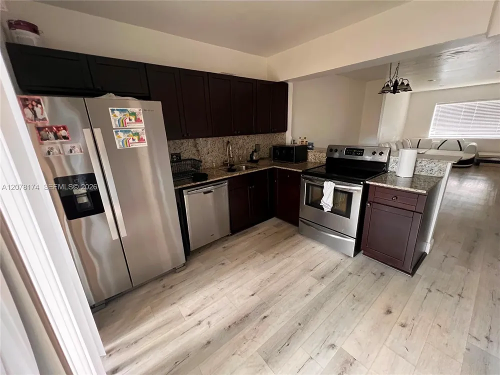 2442 SW 58 Dania Beach, FL 33312